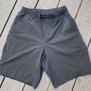 Lululemon 7 inch Pace Breaker shorts *lined*